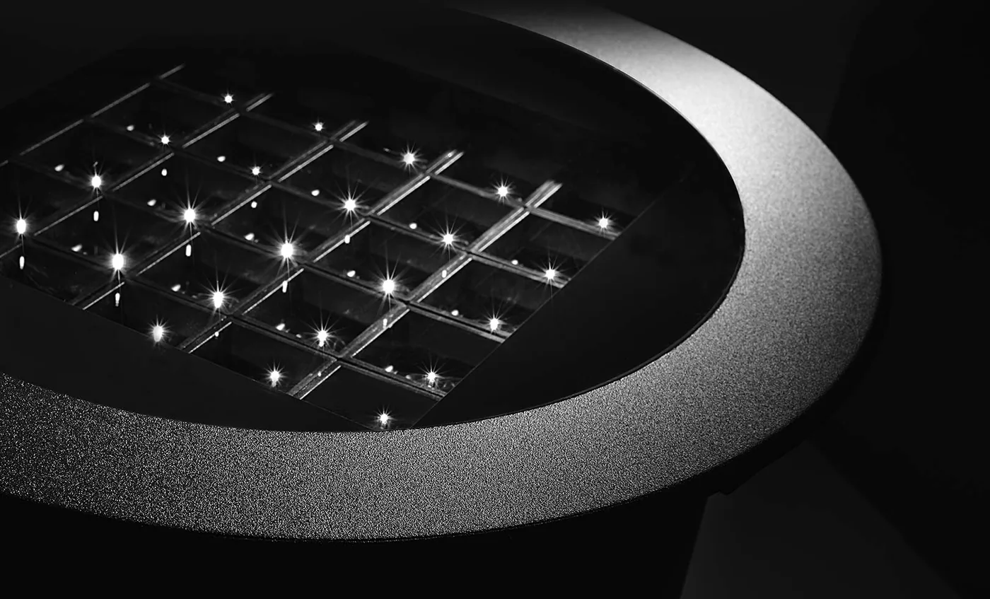 Detail optiky svítidla FLOOR 02