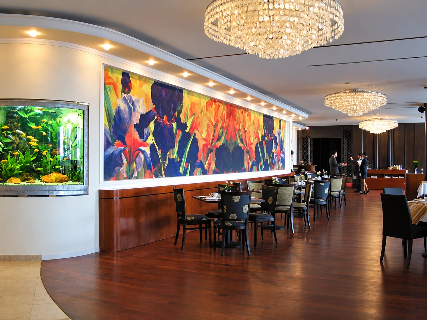 Restaurace Hotelu Praha s designovým osvětlením